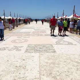 confecção dos tapetes de sal de Corpus Christi