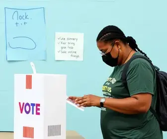 apuração ao vivo dos votos em Saquarema